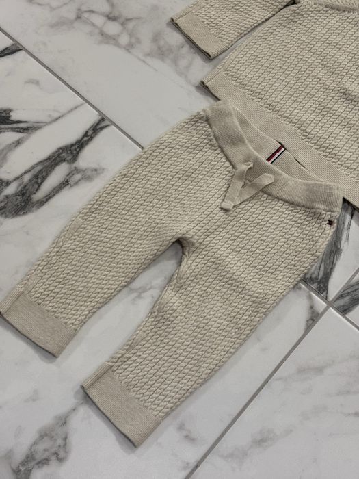 Комплект Tommy Hilfiger 74 блуза, панталон и шапка