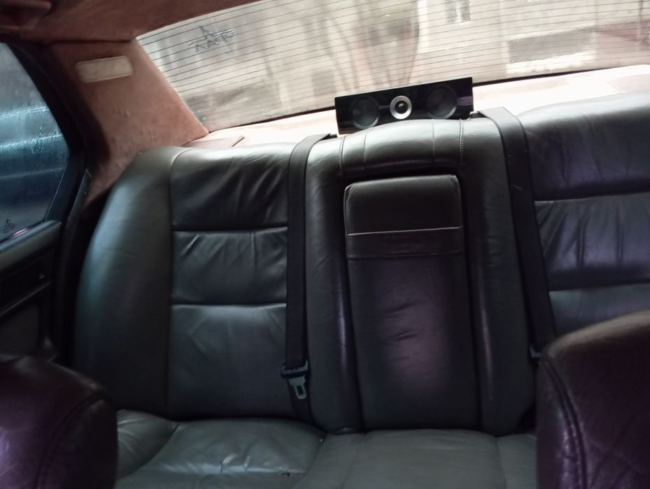 Автомобиль BMW 730