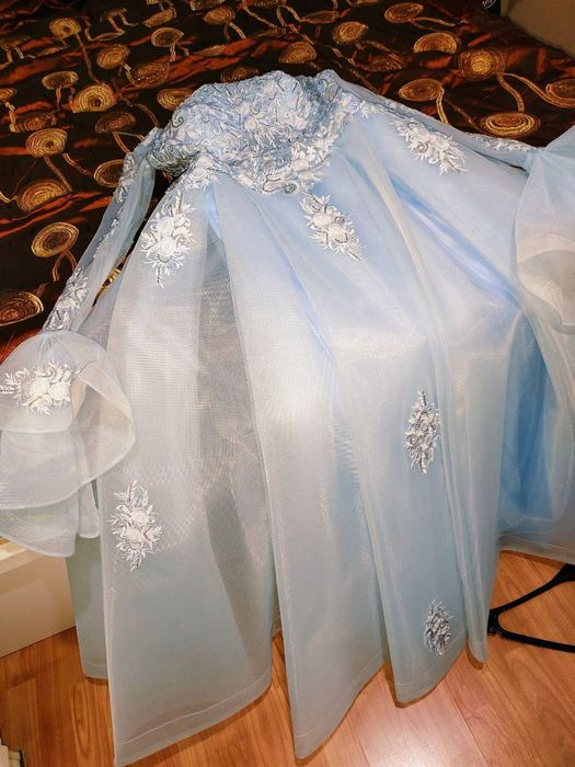 Шикарная вечерная платья