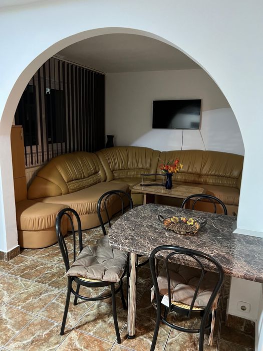 Inchiriez apartament 3 camere MOBILAT
