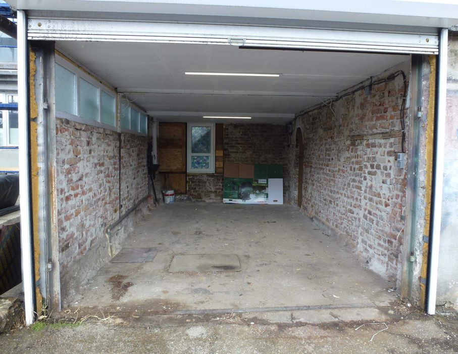 Давам под наем самостоятелен сух надземен гараж  21 m2