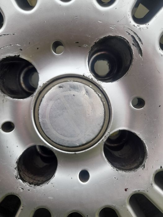 Vând 4 jante din aliaj pentru OPEL cu anvelope