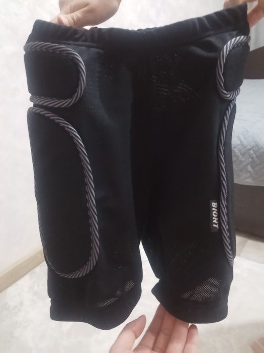 Шорты для катания, наколенники