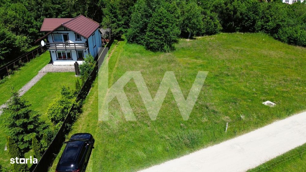 Teren intravilan 1173 mp cu utilitati si cabana in Predelut, Bran –