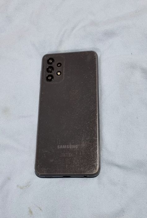 A32 5G ,128 gb funcționează foarte bine