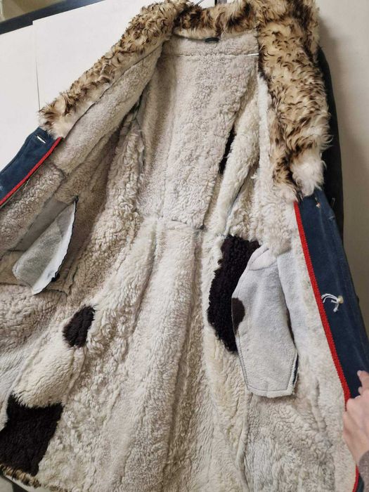 Дамско  велурено палто с естествена вълна