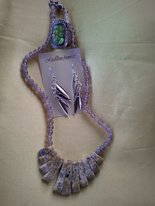Set colier  peridot și cuart fumuriu inel sidef și cercei