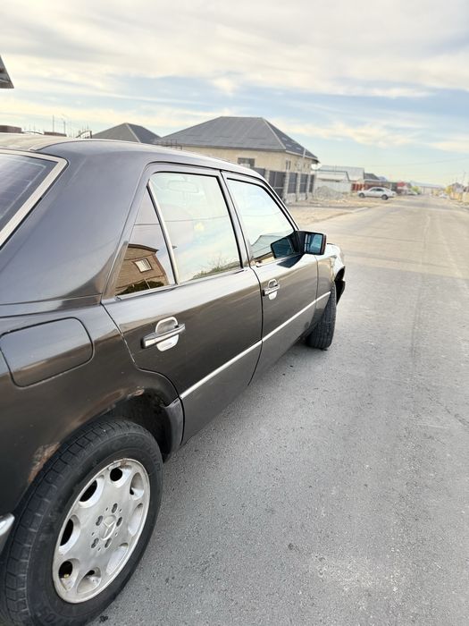 Продам мерседес w124 e230