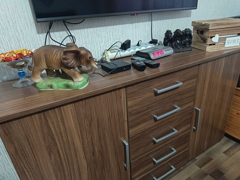 Продавам скрин/комод