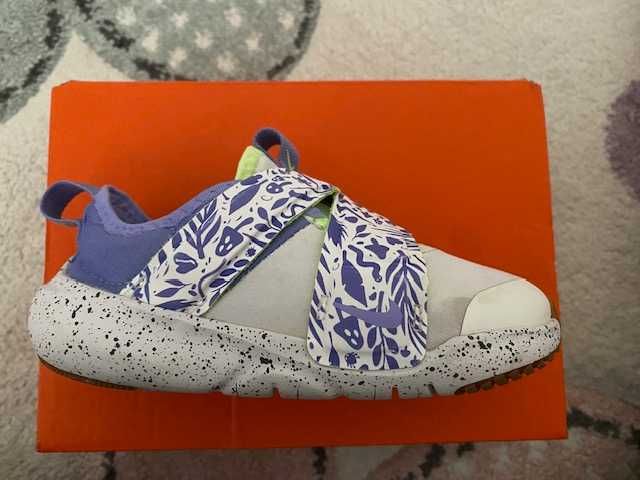 Детски летни маратонки Nike.