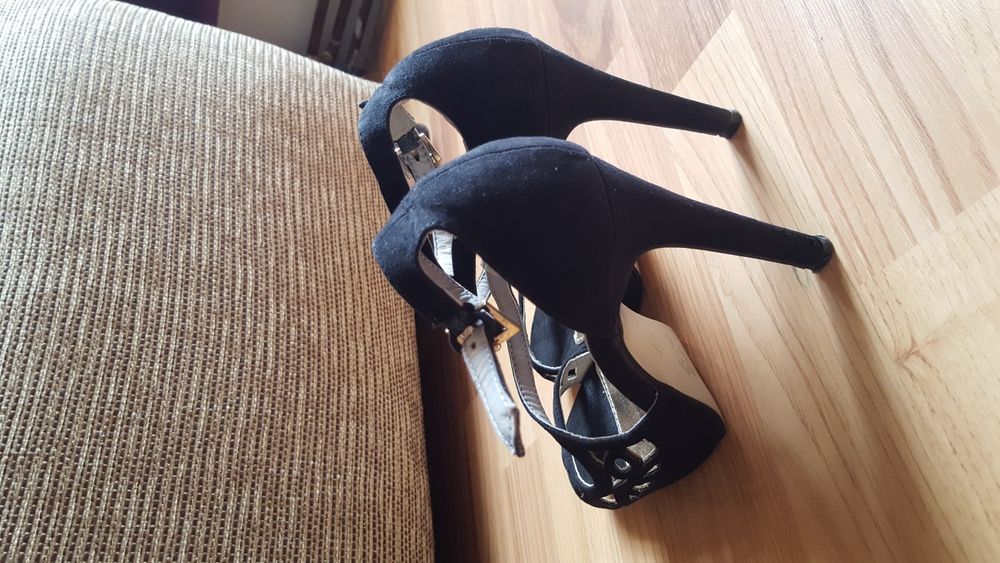 Sandale cu toc catifea neagra 36