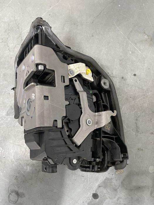 Замок вод.двери bmw x5G05