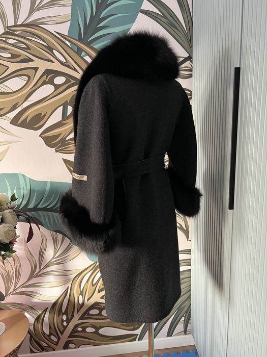 Palton Alpaca cu guler si maneci din blana de vulpe  , marimea S