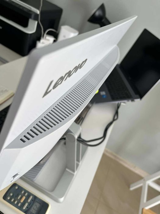 Монитор Леново 22 инча