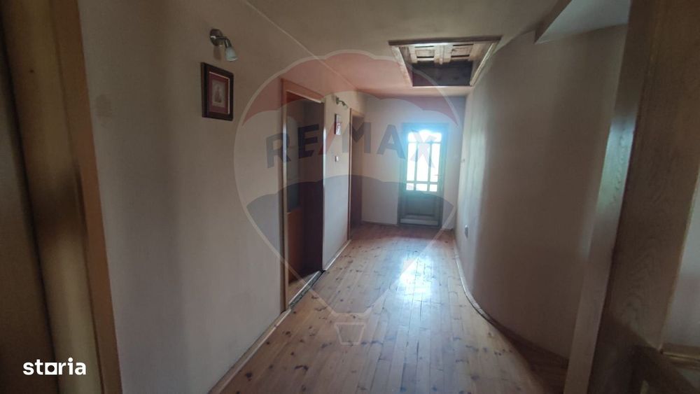 Casă cu 6 camere de vânzare, teren generos, Osorhei