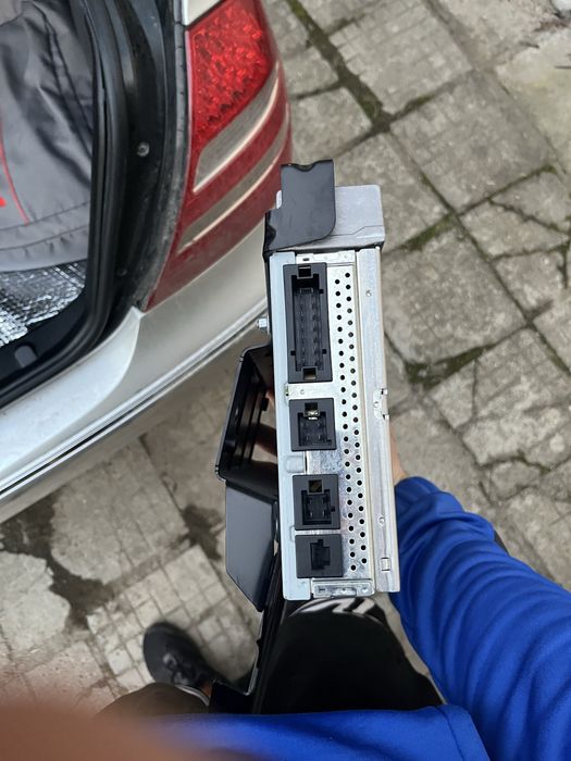 Усилвател w211 mercedes