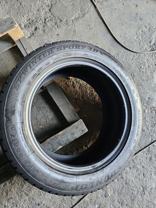 2 anvelope iarna 225 55 17 Dunlop Runflat