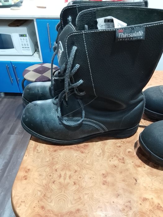 Продам продам  берцы