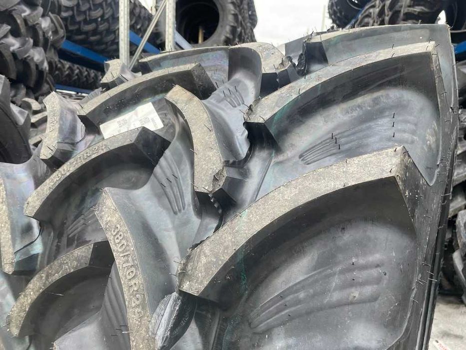 380/70R24 Cauciucuri OZKA Radiale livrare Anveope 4x4 tractor fata