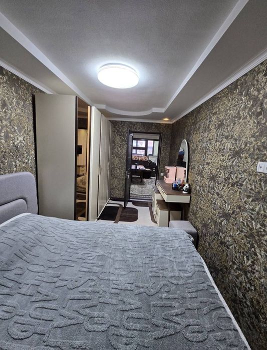 Квартира на Новомосковская 2/2/4 общ пл 52м ,балкон 2*6