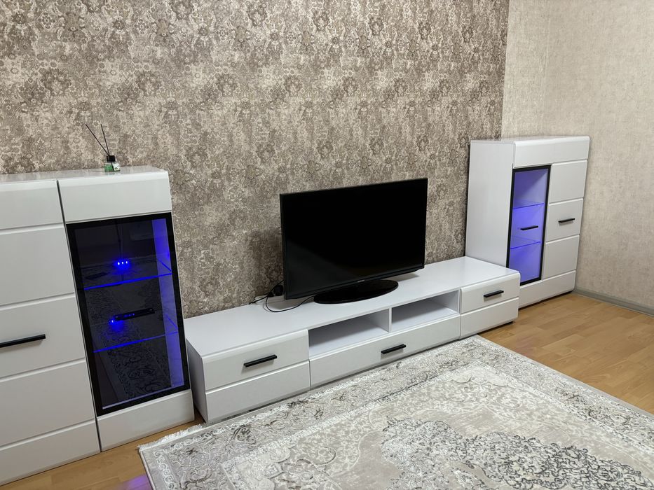 Горка для гостинной/зала