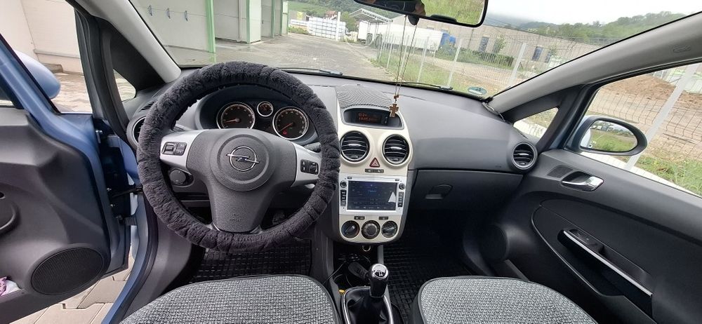 Opel Corsa D  1,2 benzină