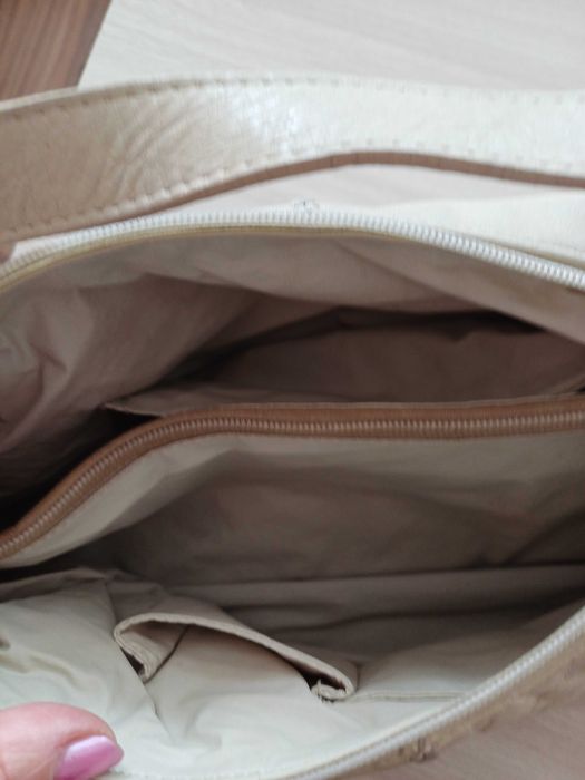 Poseta Piele, Enzo Bertini