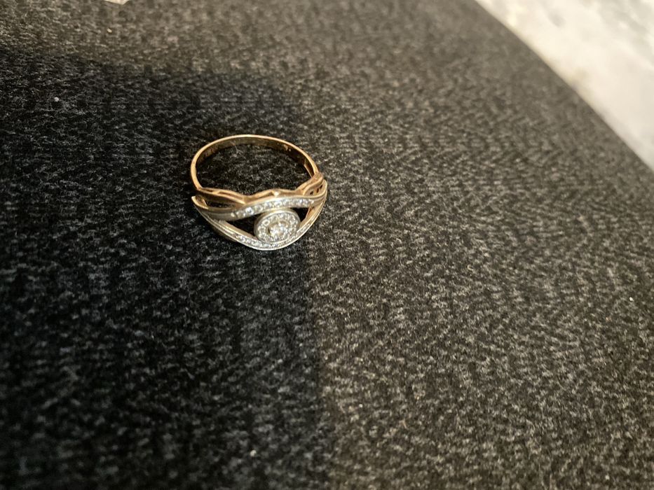 Срочно продам кольцо золото