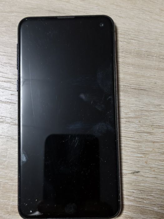 Продам Самсунг s10e