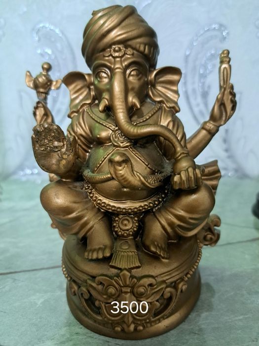 Продам статуэтки