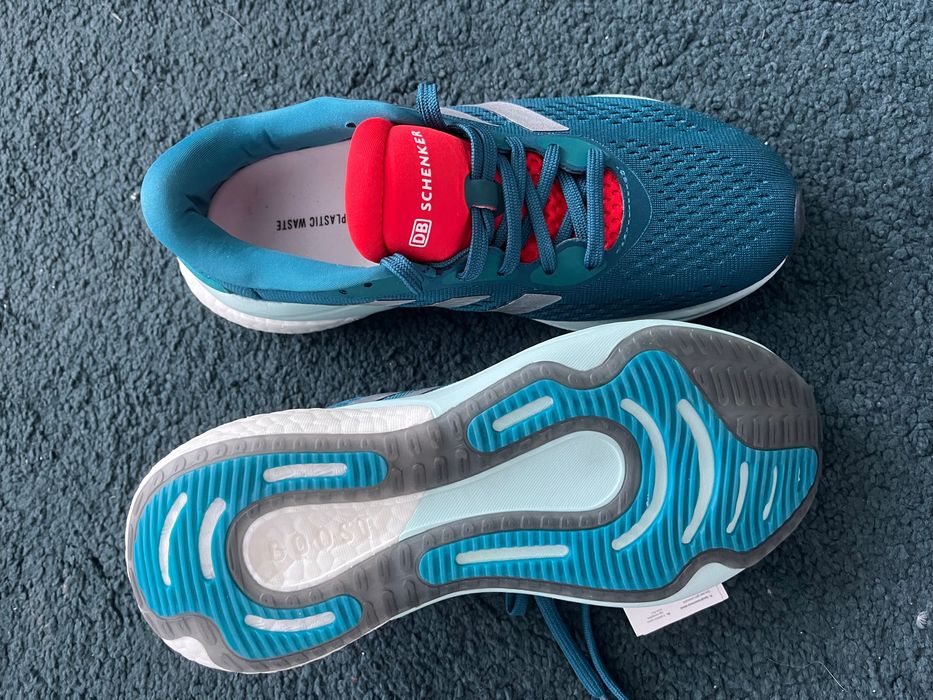 Чисто нови маратонки Adidas
