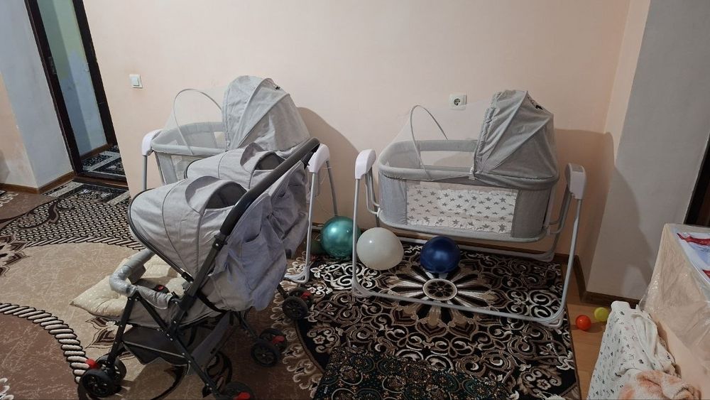 Ikkita belanchak va egizak kolyaska