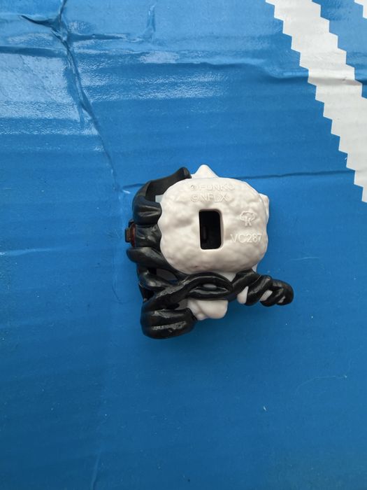 Фигурка осд Kinder Joy