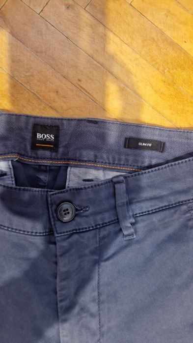 Pantaloni Hugo Boss 29/32 bleumarin