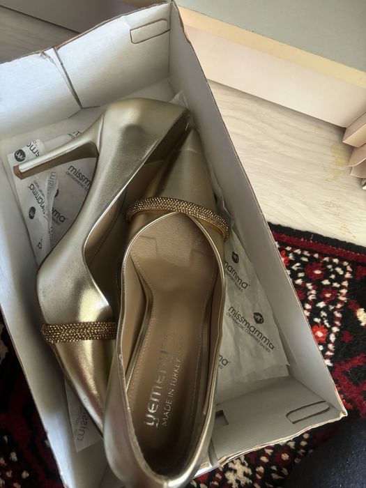 Туфли тап таза бир кийилген размер38