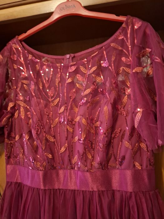 Rochie nouă vișinie