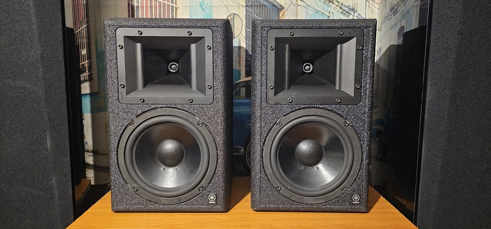 Yamaha AS 108 boxe de raft sau trepied monitoare pasive