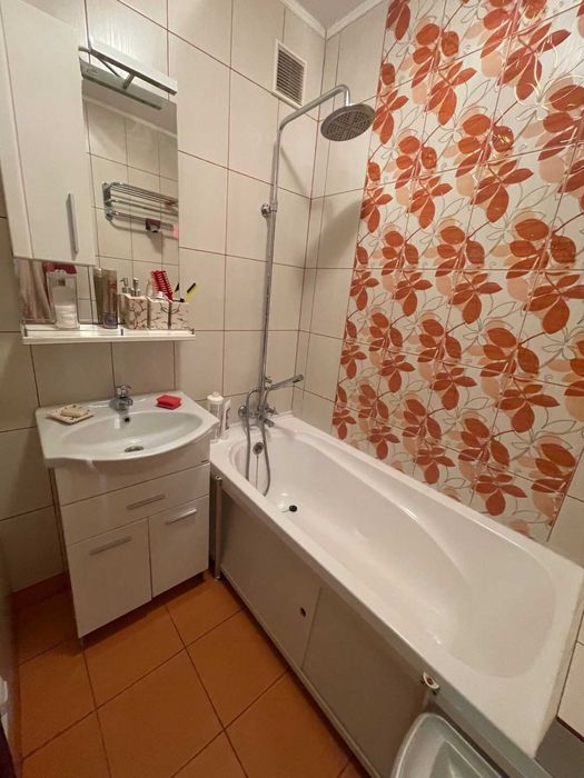 Продаётся 3-комнатная в Центре.