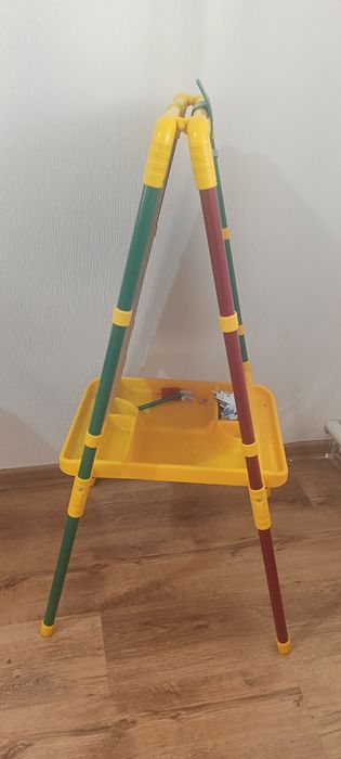 Продам мольберт двухсторонний.