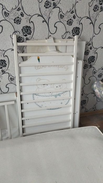 Продам детскую кроватку
