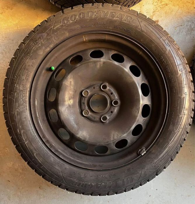 Jante cu anvelope de iarna 205 55 16 goodyear 5x112
