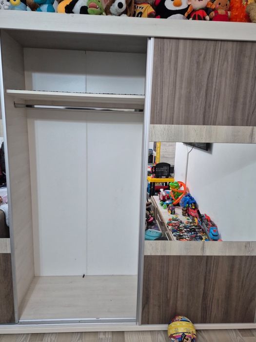 Set mobila dressing +comoda + 3x dulapuri suspendate