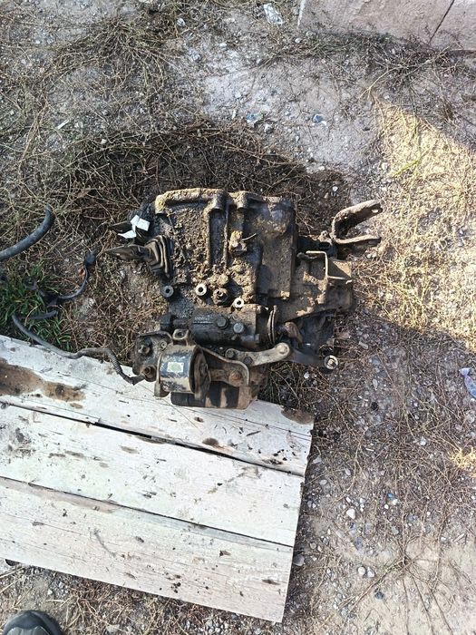 Тойота Карина Е запчасти