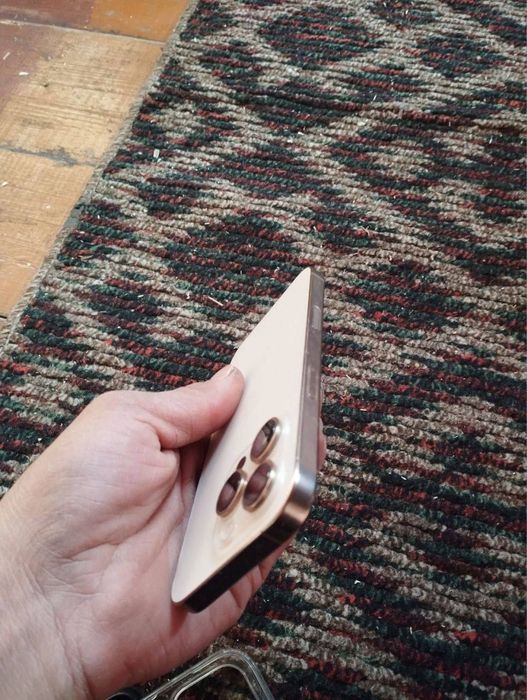 Iphone 16 pro SROCHNIY