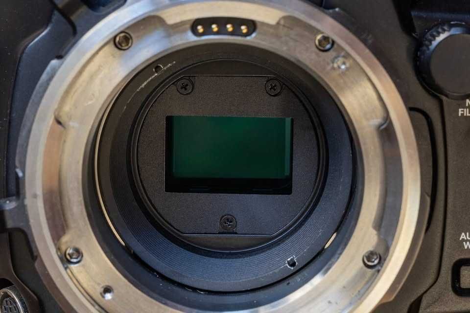 Кино камера Blackmagic Ursa Mini Pro G2 (4.6K) EF + PL