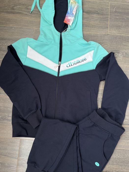 Спортвный костюм