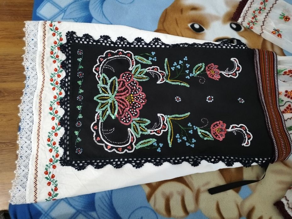 Costum popular damă