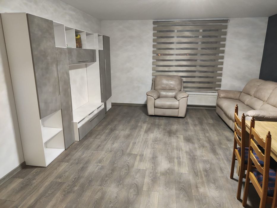 Apartament de inchiriat 3camere| loc de parcare |zona cofetăria Darcos