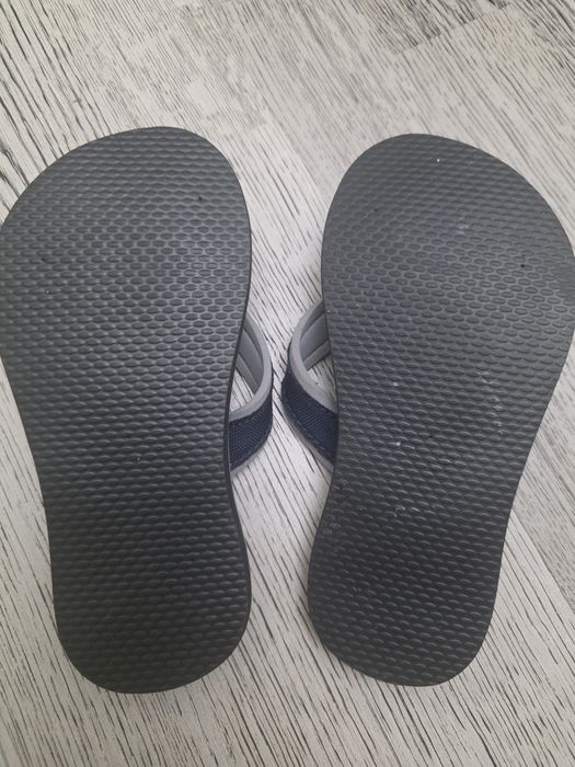 Сланцы    Adidas