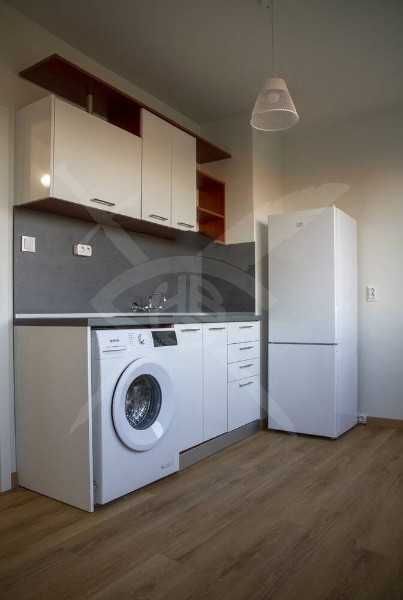 Продава се Тристаен апартамент в Пловдив, Южен - 64 кв.м за 1532 €/кв.м - Снимка #1